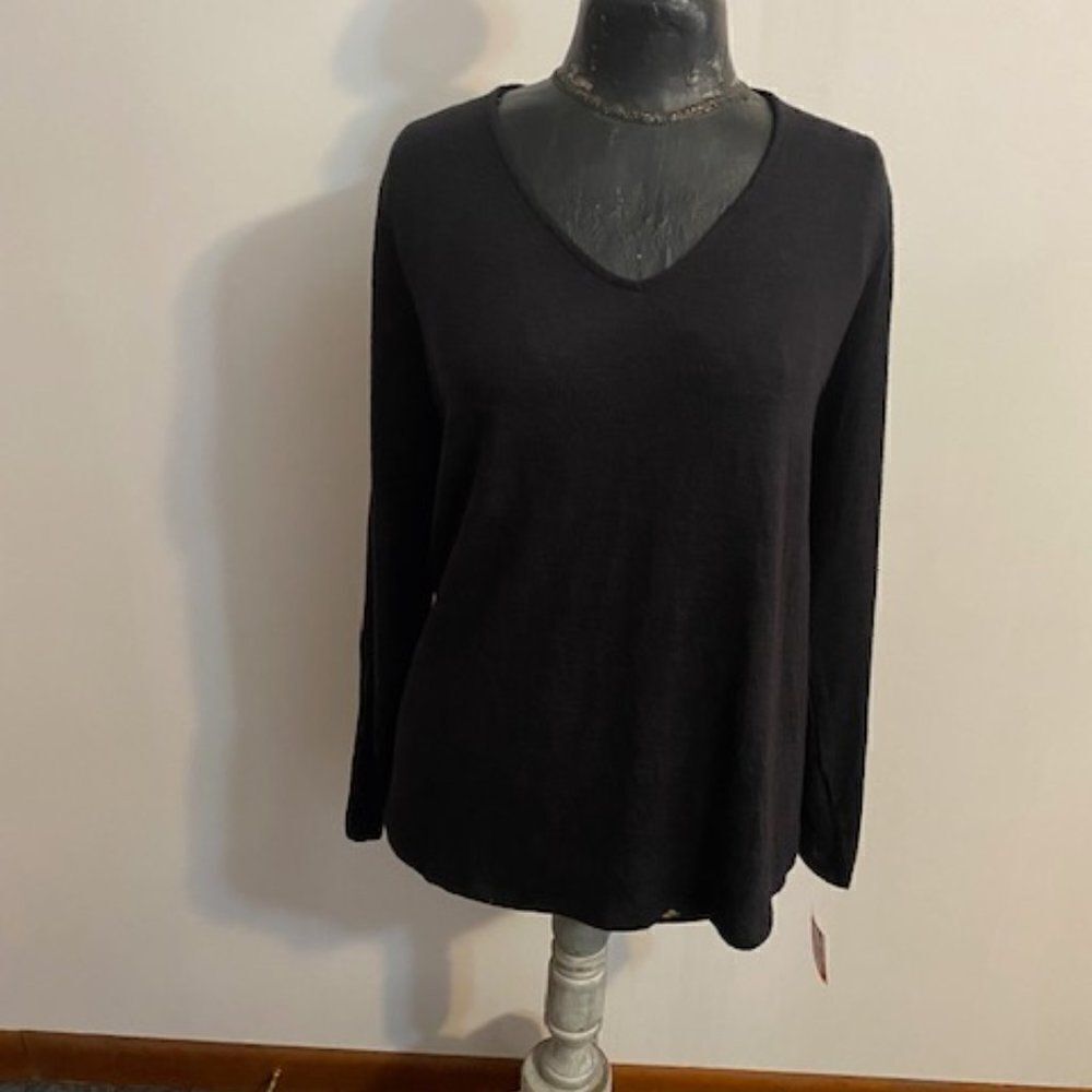 EVRI Mineral Black V-Neck Front /back Black&WhitePolka Dot, size 2X